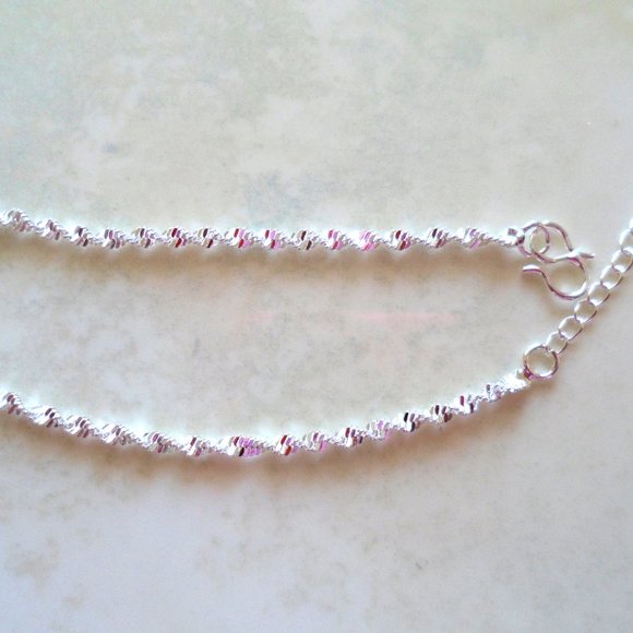 925 Silver Delicate Twist Bracelet - Picture 7 of 9